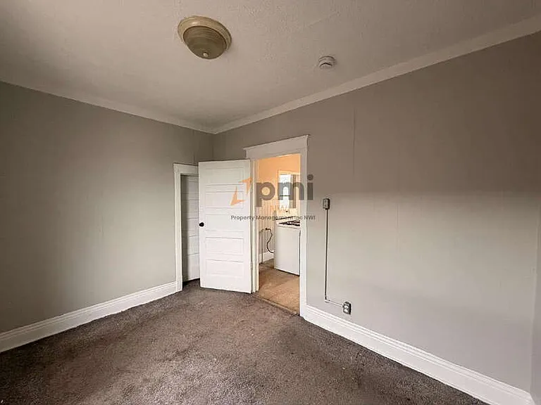 3910 Catalpa St #2 — Photo 8