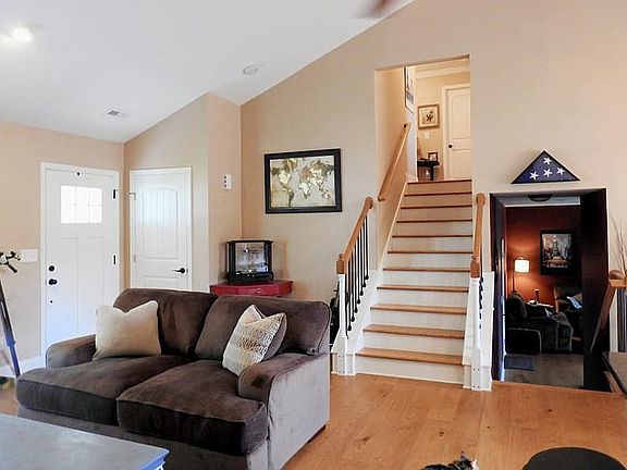 5th image of 2028 Short Leaf Ln