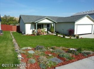 1203 W Home Ave, Selah, WA 98942