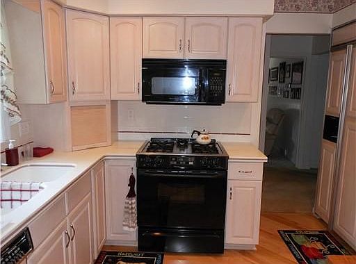5th image of 2764 Van Buren Dr