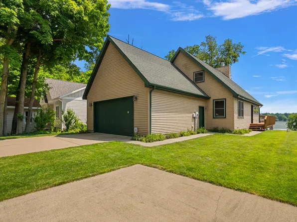 7892 Spencer St, Coloma, MI 49038
