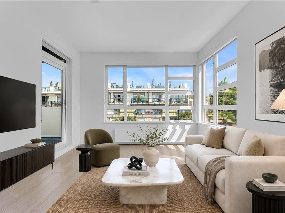 1st image of 711 W 14th St #315