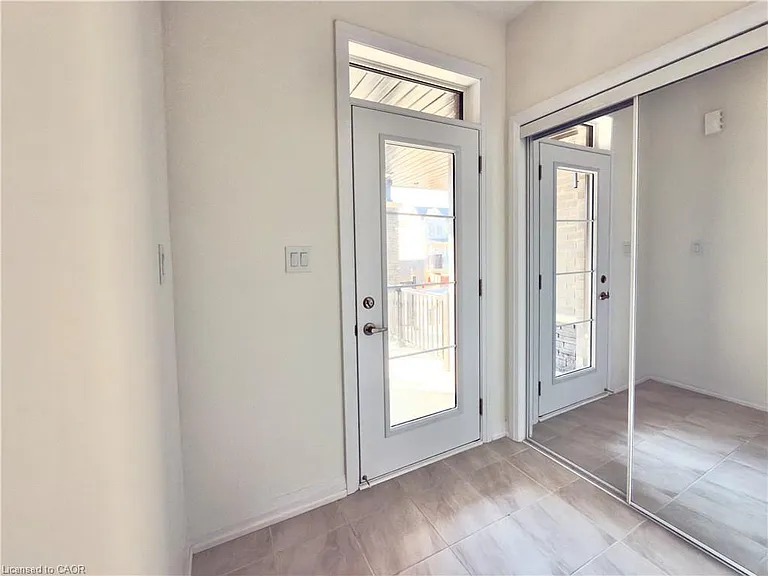 369 Starlight Ave — Photo 4
