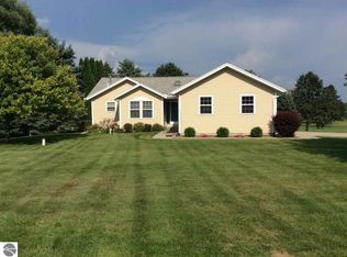 1010 Tee Dr, Lake Isabella, MI 48893