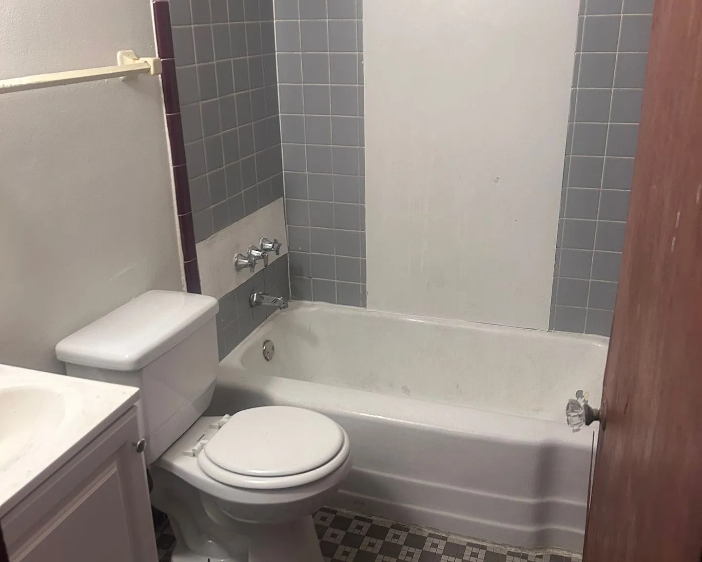 Affordable Studio Apartment with Heat and Appliances Included $685/Month — Photo 2