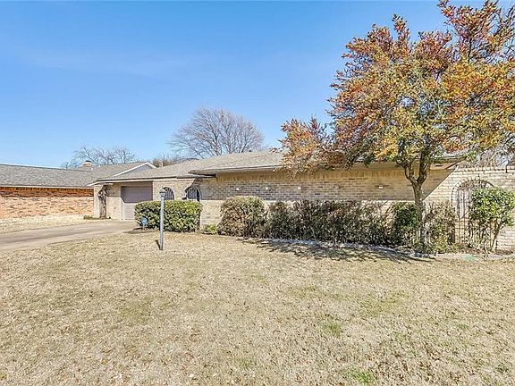 3rd image of 6925 Winifred Dr