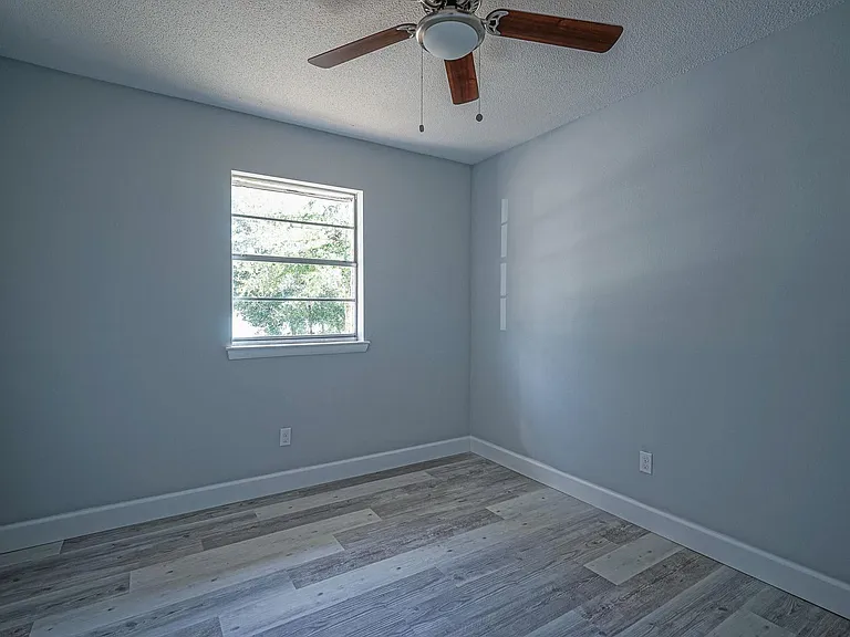 59 Jackson Ave — Photo 6