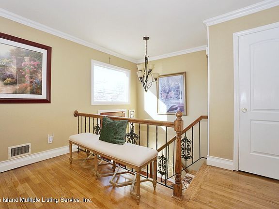 3rd image of 163 Abingdon Ave