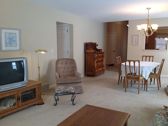 3rd image of 50 Glenfield Dr