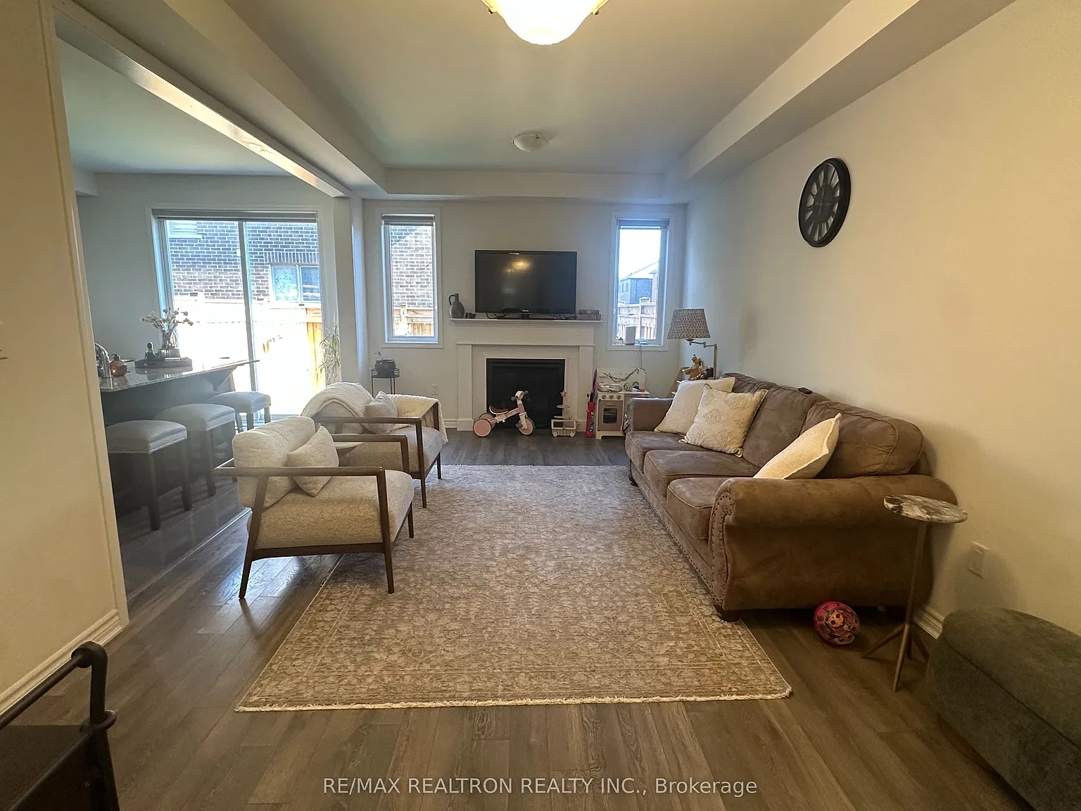 4 bed, $3,300 — Photo 4