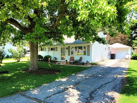 3rd image of 306 E 8th St