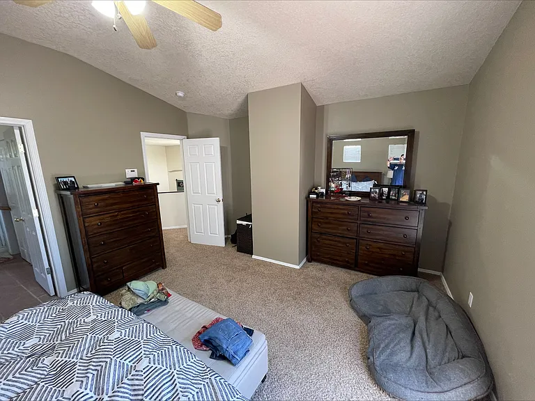 7412 Peregrine Rd NE — Photo 16