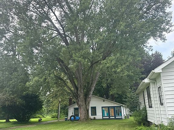 2nd image of 2044 Warren Ave