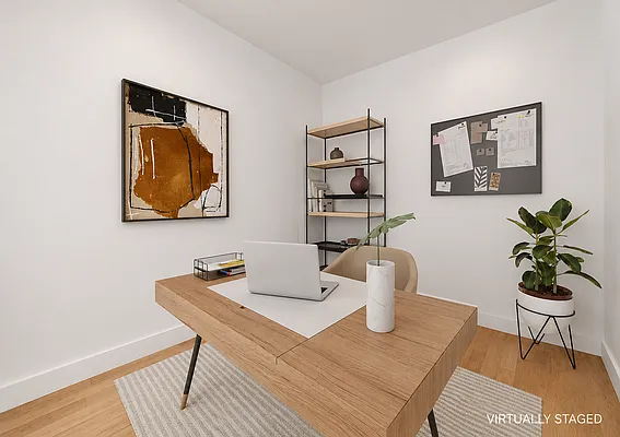 Office, photo 1