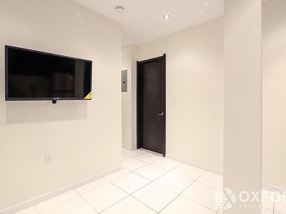 4th image of 963 Amsterdam Ave APT 6