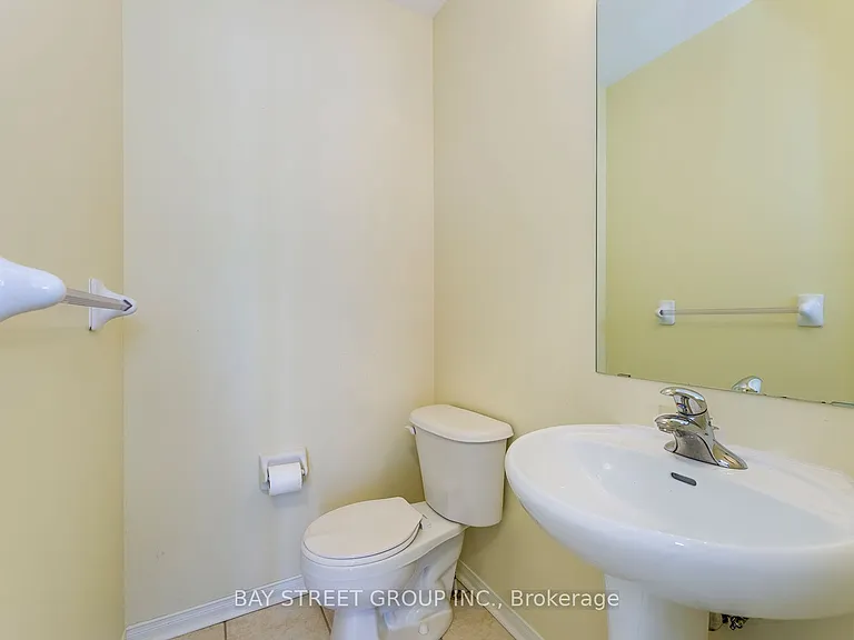 2413 Whistling Springs Cres — Photo 17