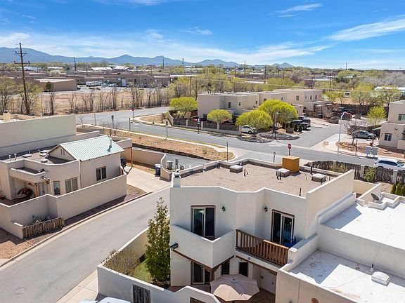 3rd image of 3117 La Paz Ln
