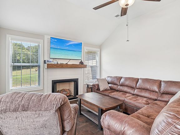 5th image of 1404 Fredrick Dr
