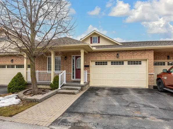877 Wentworth St #6, Peterborough, ON K9J 8R7
