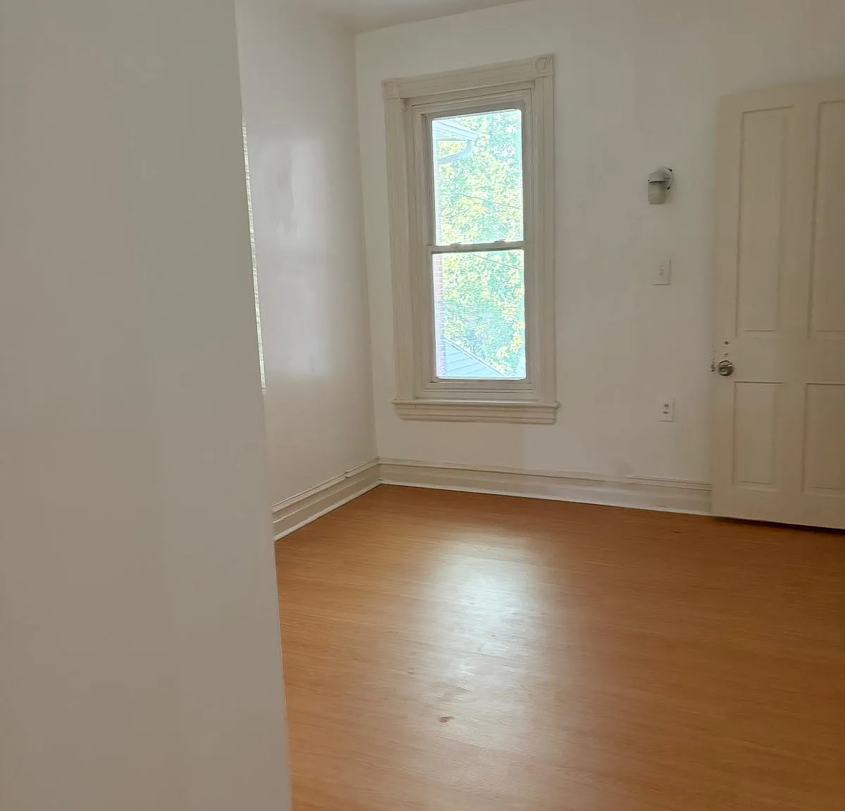 4 bed, 1.5 bath, $2,200 — Photo 1
