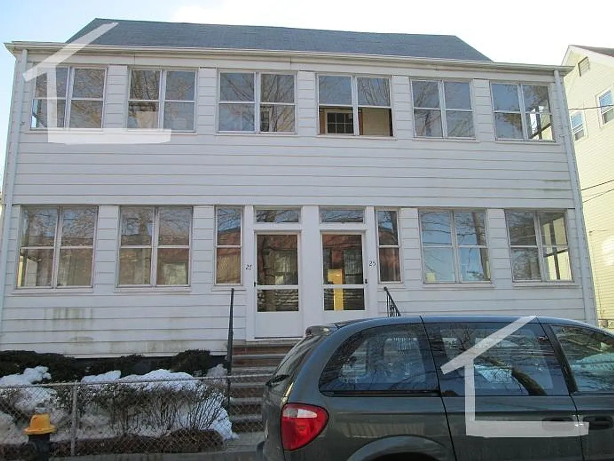 Building Photo - 25 Lothrop St #5