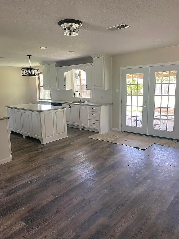 4 bed, 1748 sqft, $2,400 — Photo 2