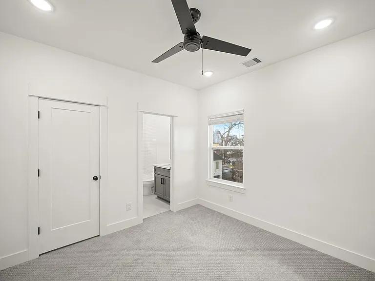 2811 Anita St — Photo 18