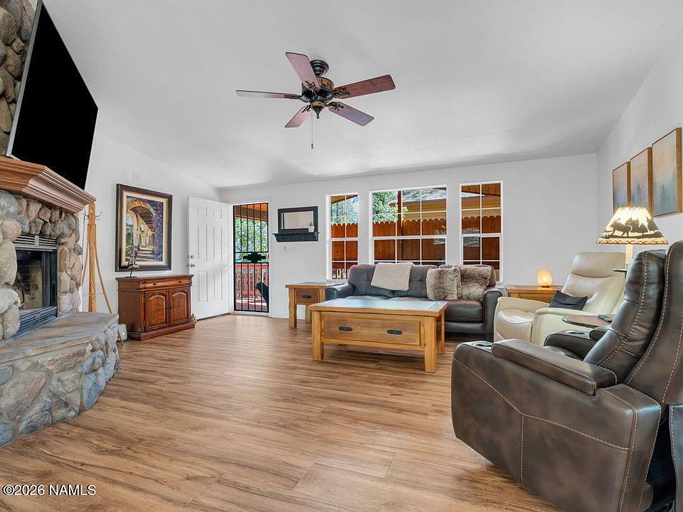 1st image of 105 E Cedar Wood Dr