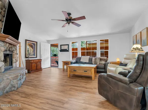 105 E Cedar Wood Dr, Munds Park, AZ 86017