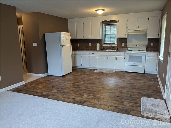 3rd image of 826 2nd St