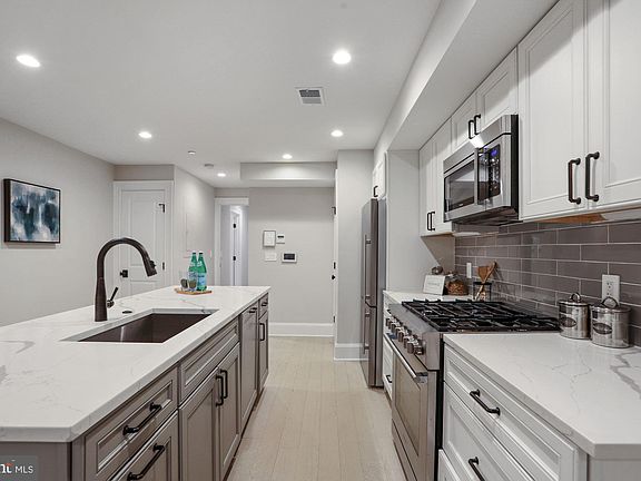 5th image of 1310 Vermont Ave NW #2