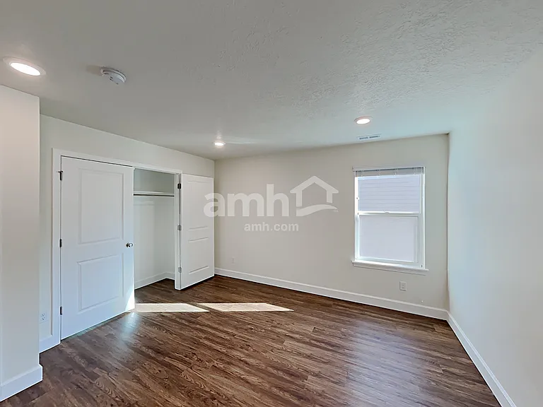 2992 S Village Dr — Photo 17