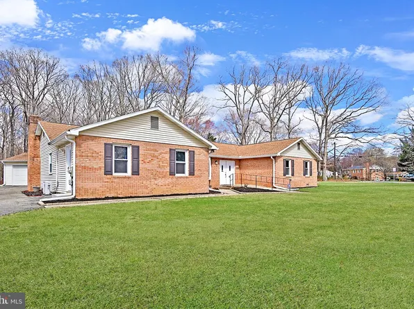 223 Manning Rd E, Accokeek, MD 20607