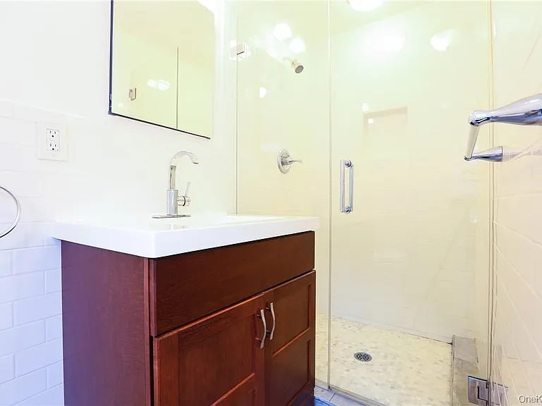 196 Martine Ave #3C — Photo 10