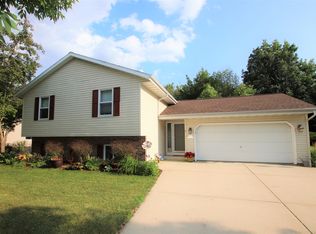 N164W20165 Juniper St, Jackson, WI 53037