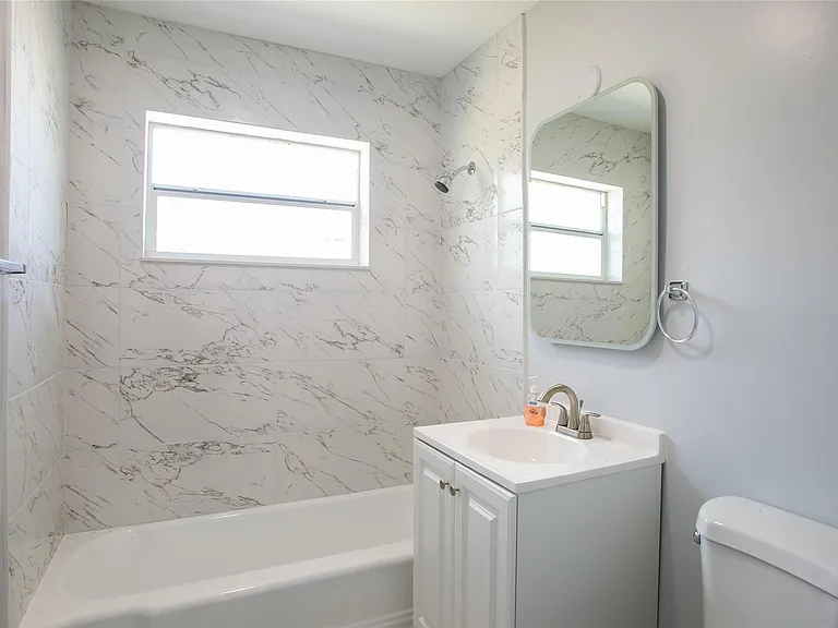 1135 NW 6th Ave #B — Photo 7