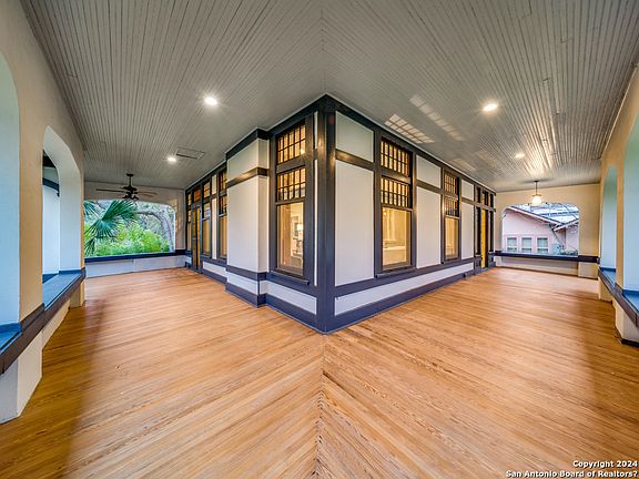4th image of 144 ARGYLE AVE