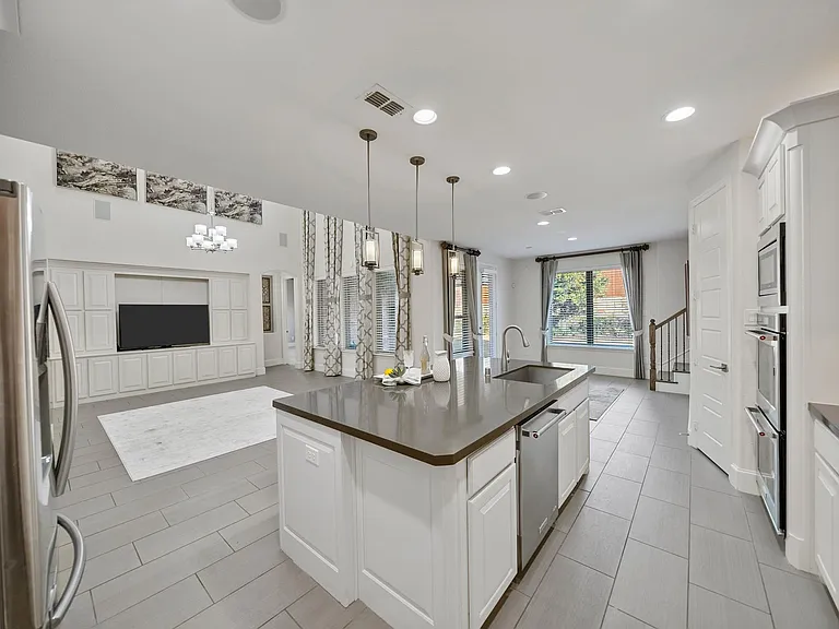 2805 Walnut Creek Ln — Photo 29