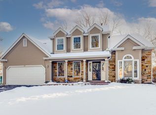 31 Dellmont Ct, Buffalo Grove, IL 60089