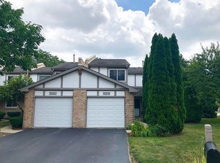 1531 Columbia Ct, Elk Grove Village, IL 60007