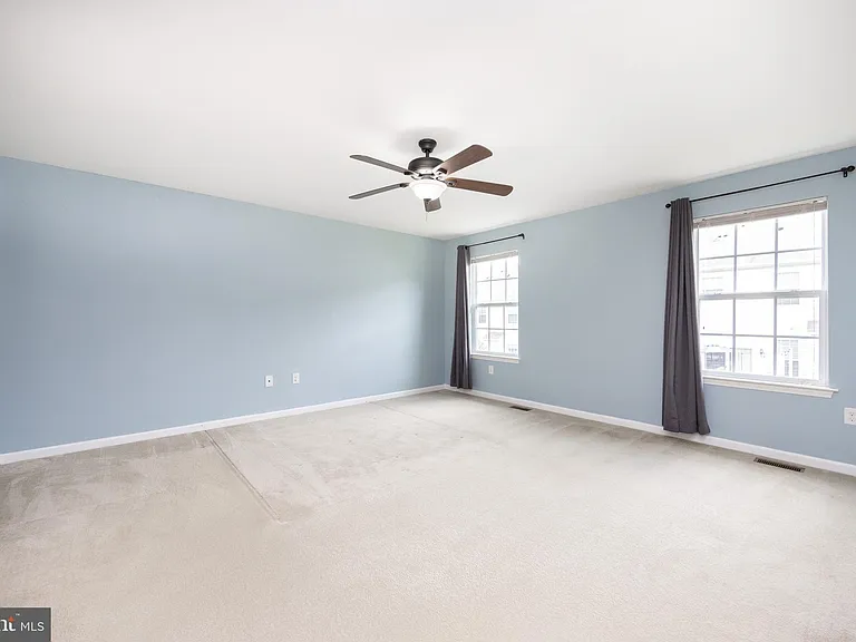 253 Fairfield Cir W — Photo 26