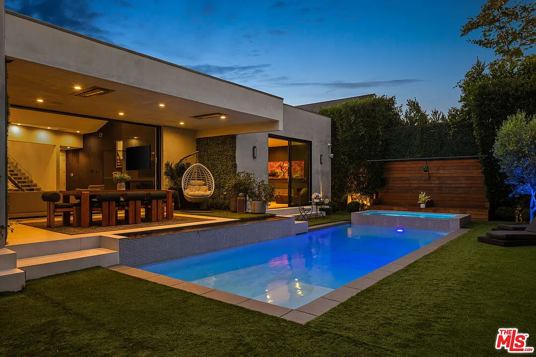 5 bed, 6.0 bath, 5500 sqft, $37,500 — Photo 1