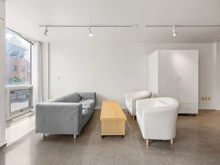 Vogel House Apartments — Photo 10
