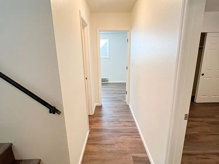 1107-1111 — Photo 16
