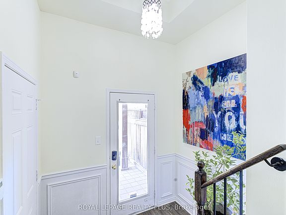 3rd image of 5750 Tosca Dr #1