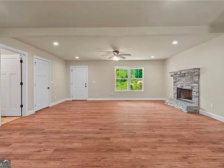 154 Brooks Dr — Photo 5