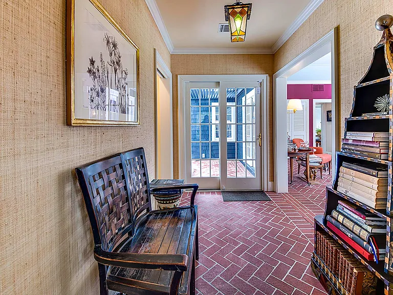 38 Halsey Ln — Photo 13