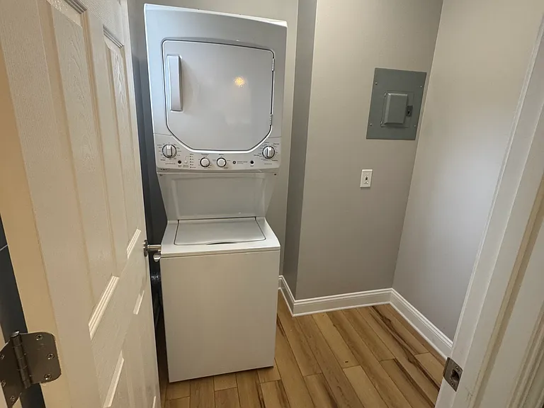 2633 Vail Ave — Photo 3
