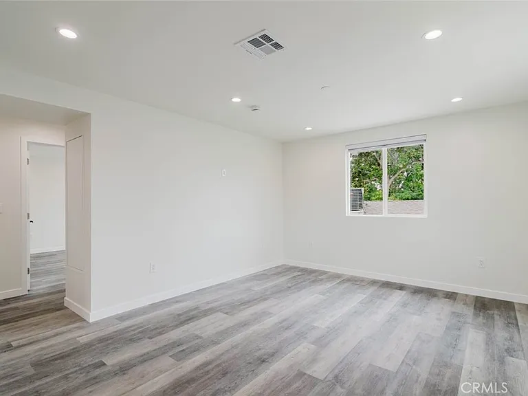 7732 Etiwanda Ave #1/2 — Photo 6