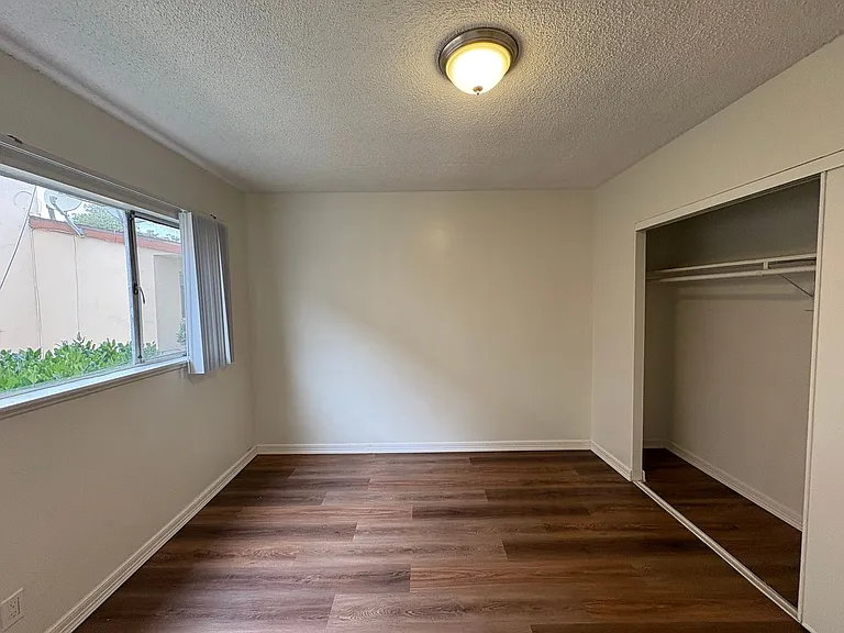 2616-2700 W El Segundo Blvd — Photo 11
